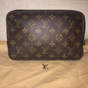 Louis Vuitton Trousse 23